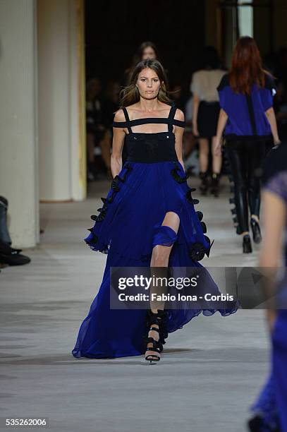 Model walks the runway during the Emanuel Ungaro fashion show at Paris Fashion Week Womenswear Spring/Summer 2014 on Septemner 30, 2013 in Paris,...