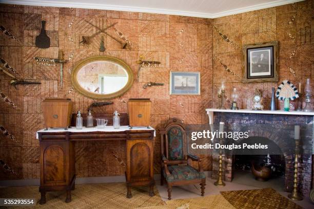 robert louis stevenson's home: tapa cloth wallcovering - tapa cloth stock pictures, royalty-free photos & images