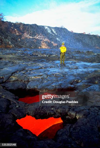 lava tubes on kilauea - kīlauea volcano stock pictures, royalty-free photos & images