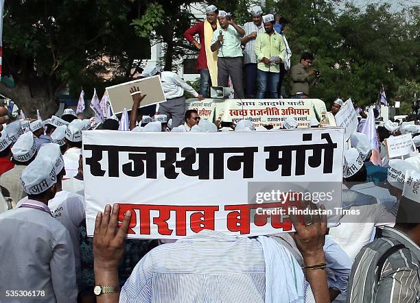 Aam Aadmi Party supporters on way to submit a memorandum to Rajasthan CM Vasundhara Raje for the prohibition of liquor in the state, being stopped by...