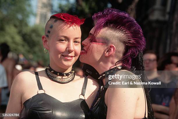 young lesbian punk rock couple - vintage lesbian photos 個照片及圖片檔