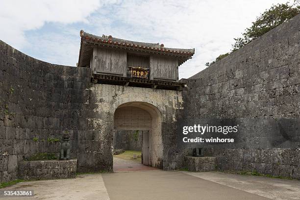 shuri castle in naha, okinawa, japan - shuri castle 個照片及圖片檔