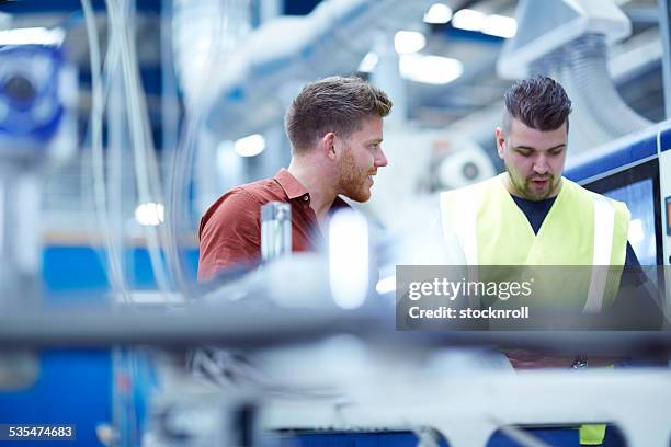 Machine Foreman 1,117 Machine Shop Foreman Stock Photos, High-Res Pictures, and Images ...