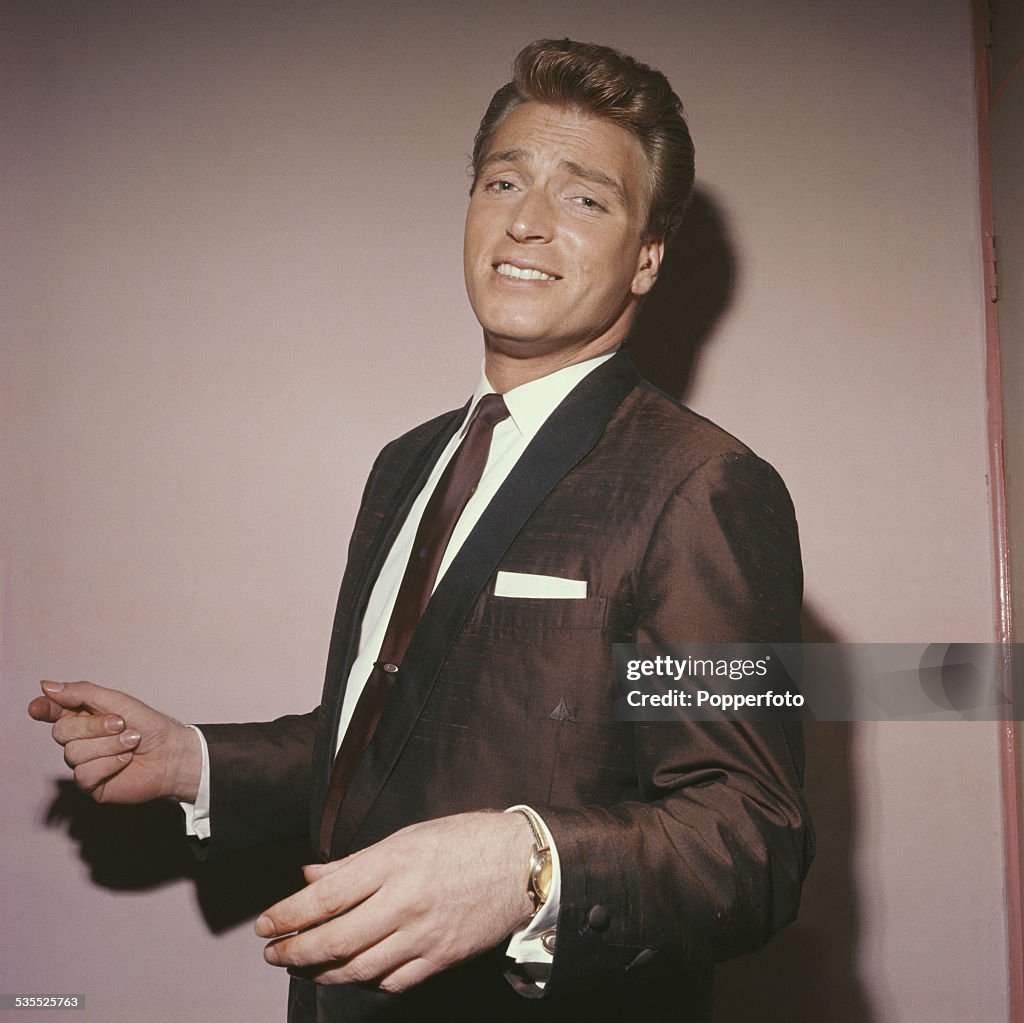 Ilfield English born singer and guitarist, Frank Ifield in 1962. News Photo ...