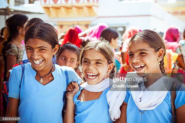 happy indian school girls - rajasthani youth stockfoto's en -beelden