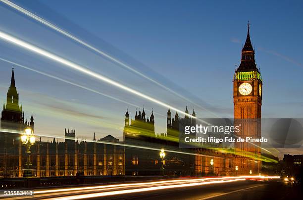 night shot of big ben. - londres inglaterra stock pictures, royalty-free photos & images