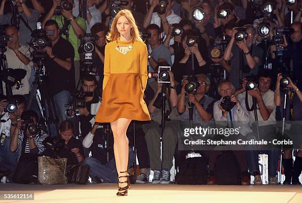 Model on the catwalk presents a creation by French fashion designer Yvan Mispelaere during Chloe Spring-Summer 2007 ready-to-wear fashion show.