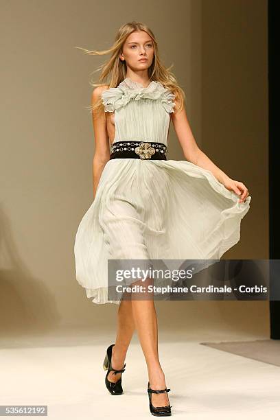 Model on the catwalk presents a creation by French fashion designer Yvan Mispelaere during Chloe Spring-Summer 2007 ready-to-wear fashion show.