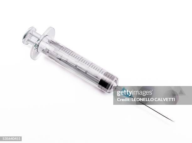 stockillustraties, clipart, cartoons en iconen met medical syringe, artwork - studio shot