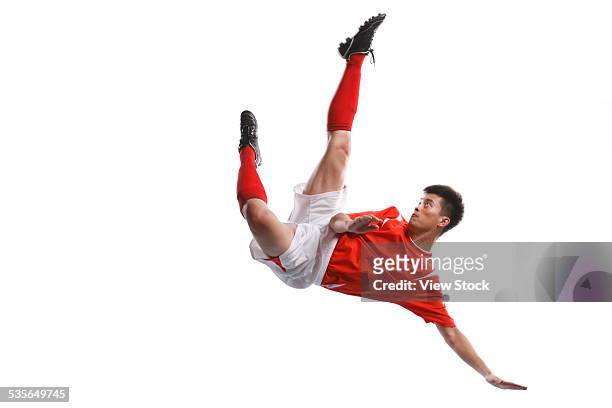 close-up of soccer player - rematar à baliza imagens e fotografias de stock