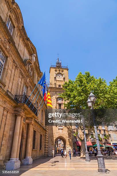 france, provence, aix-en-provence, view to city hall and bell tower la tour de l' horloge - aix en provence fotografías e imágenes de stock