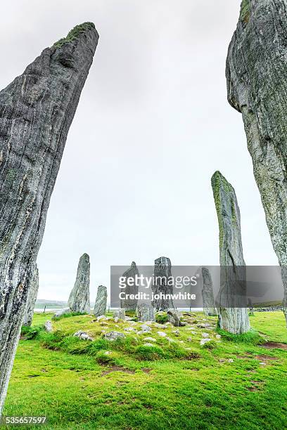 uk, scotland, isle of lewis, scotland callanish, callanish stones - day lewis imagens e fotografias de stock