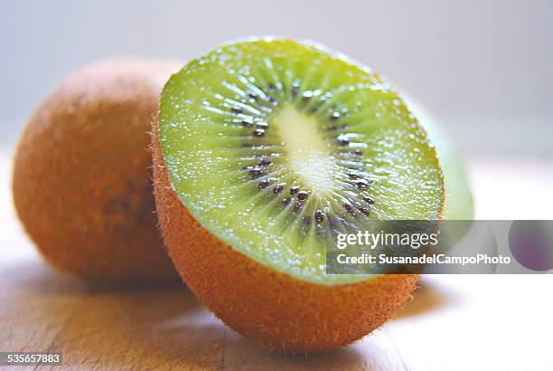 kiwi fruit - kiwi fruit 個照片及圖片檔