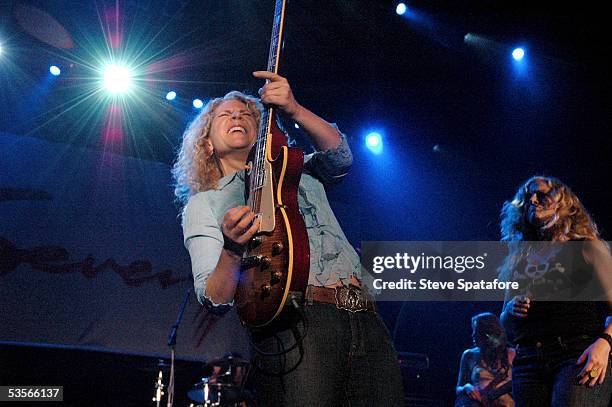 Guitarist Cathy Henderson and Singer Cassidy of Antigone Rising perform at the Seven7 Jeans Rising Style Celebration of Fashion and Music at the Hard...