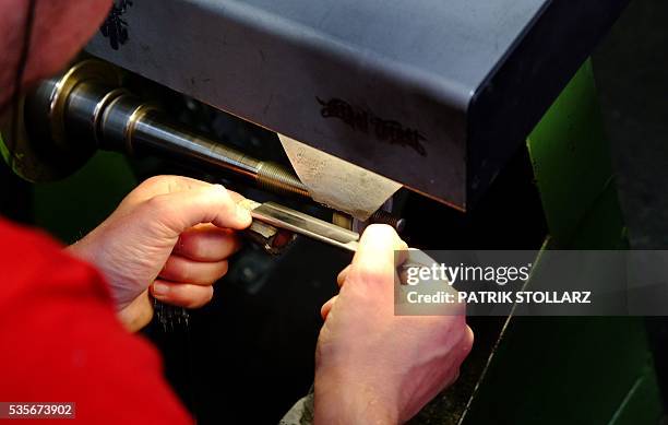 65 Razorblade 65 Razorblade Stock Photos, High-Res Pictures, and Images - Getty Images