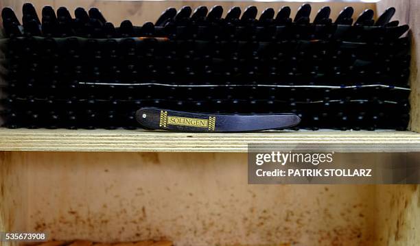 Polished Razorblade 65 Razorblade Stock Photos, High-Res Pictures, and Images - Getty Images