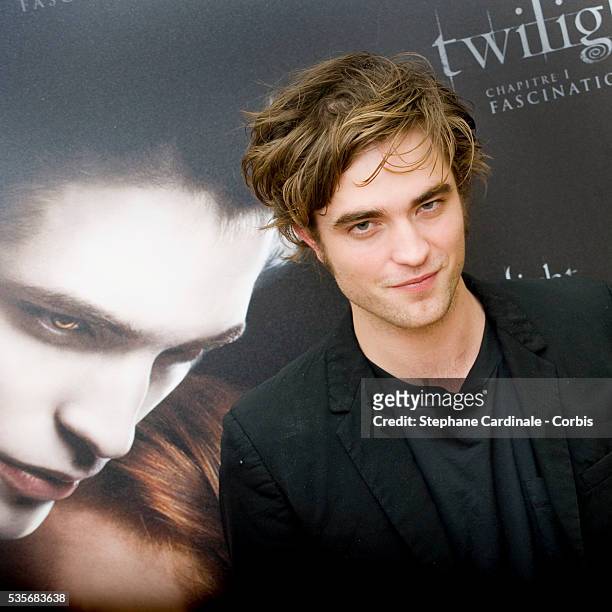 Robert Pattinson attends the photo call of "Twilight" in Paris.