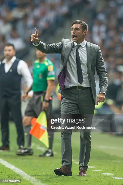 Diego Alonso, coach of Pachuca, gives instructions during the Final second leg match between Monterrey and Pachuca as part of the Clausura 2016 Liga...