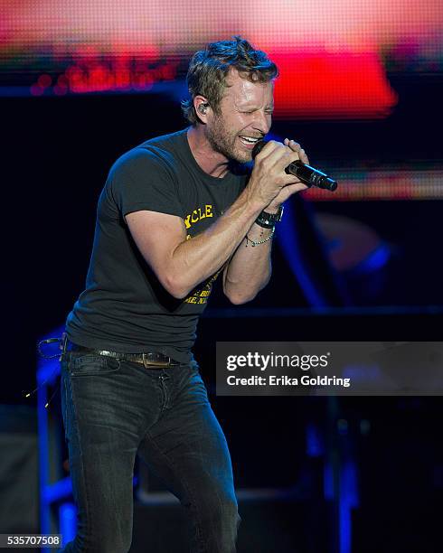 Dierks Bentley performs at LSU Tiger Stadium on May 29, 2016 in Baton Rouge, Louisiana.