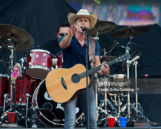 Dustin Lynch performs at LSU Tiger Stadium on May 29, 2016 in Baton Rouge, Louisiana.