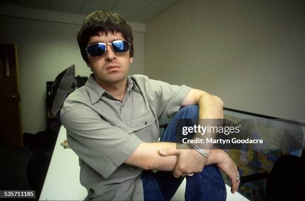 Noel Gallagher Oasis London 1995 Noel Gallagher Oasis London 1995