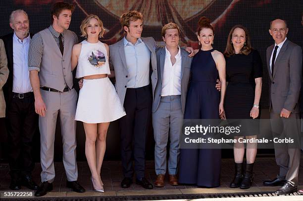 Francis Lawrence, Liam Hemsworth, Jennifer Lawrence, Sam Claflin, Josh Hutcherson, Julianne Moore, Nina Jacobson and Jon Kilik attends 'The Hunger...