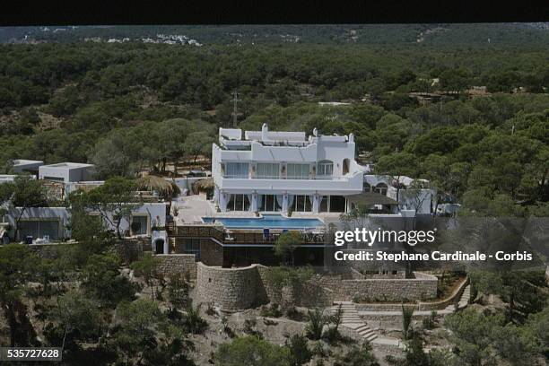 Vue aérienne de la villa de Thierry Roussel sur l’ile d’Ibiza.