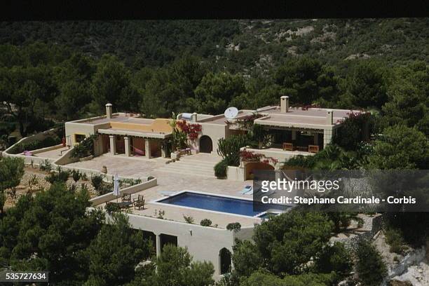 Vue aérienne de la villa de Linda Evangelista sur l’ile d’Ibiza.
