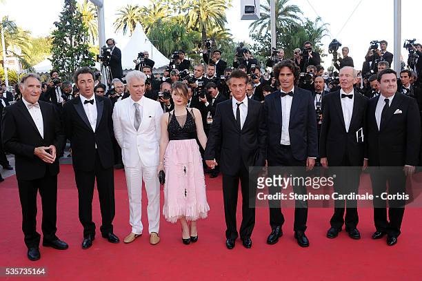 Judd Hirsch, Paolo Sorrentino, David Byrne, Eve Hewson, Sean Penn, Liron Levo, Heinz Lieven and Simon Delaney at the premiere of "This must be the...