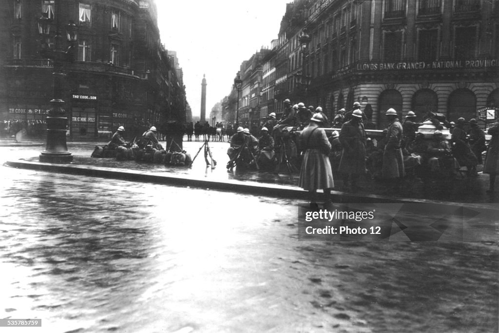 Demonstration repressed by the army, in Paris (1919)