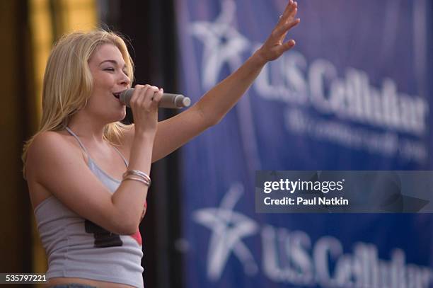 10,955 Il Lee Photos & High Res Pictures - Getty Images