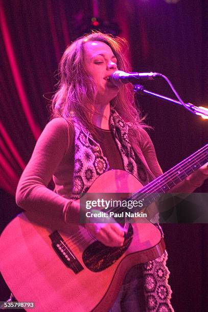 Singer Mindy Smith performs at the House of Blues, Chicago, Illinois, October 24, 2004.