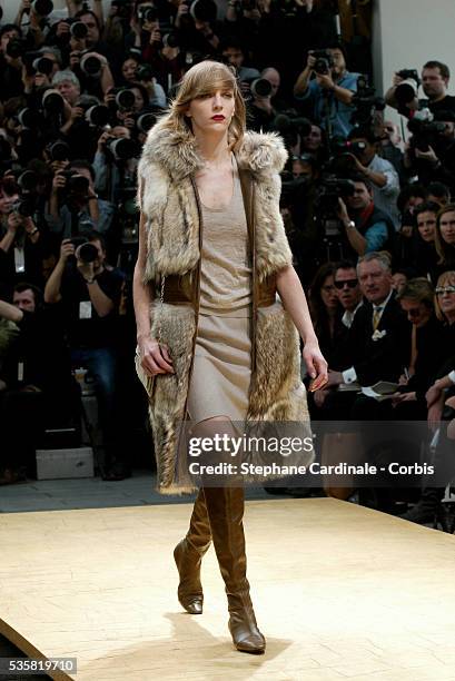 Belgian Model, Hannelore Knuts on the catwalk. American designer Marc Jacobs presented his "Pret-a-Porter" collection for Fall-Winter 2002-2003 for...