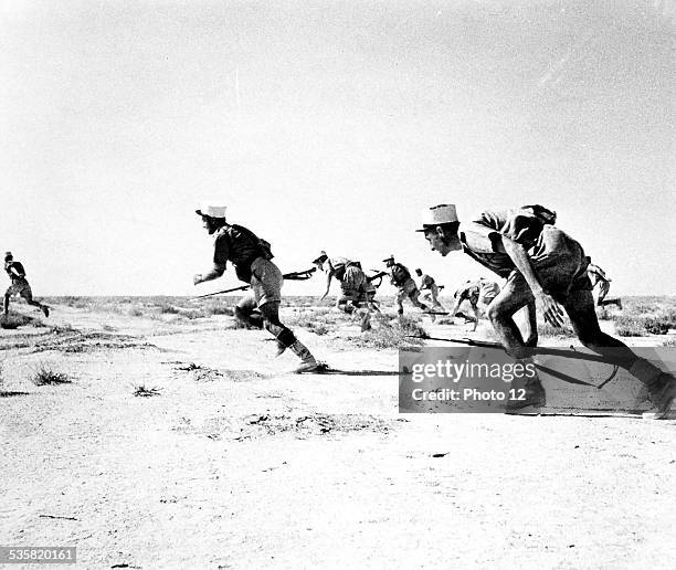 First fights in Bir Hakeim., Legionaries of the French Free Forces in Bir Hakeim., May 27-June 11 1942, Libya - World War II.