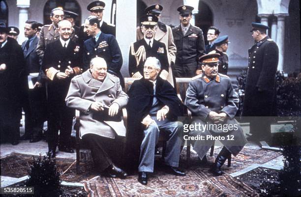 Yalta Conference . Churchill, Roosevelt and Stalin, in the foreground, Admiral D. Leahy , sir A. Cunningham . On the left, E. Estattinius and Molotov...