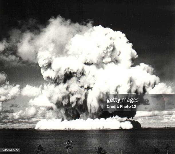 Nuclear bomb explosion in Bikini , July 5 United States, National Archives. Washington, .