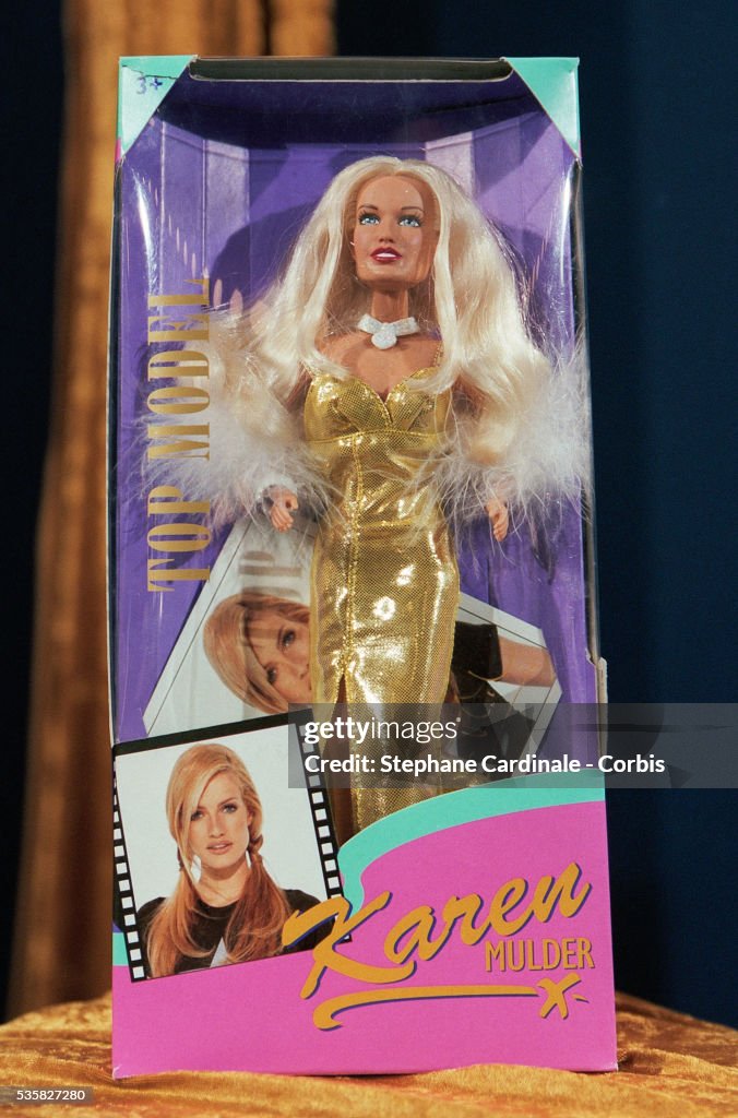LAUNCH OF SCHIFFER, MULDER AND CAMPBELL DOLLS