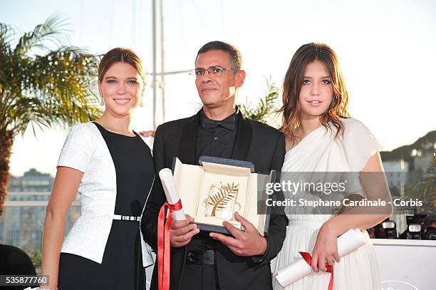 Actress Lea Seydoux, Director Abdellatif Kechiche and Adele Exarchopoulos pose with the 'Palme d'Or' for 'La Vie D'adele' at the 'Palme D'Or Winners...