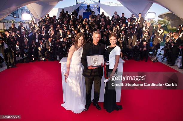 Actress Adele Exarchopoulos, Director Abdellatif Kechiche and Lea Seydoux pose with the 'Palme d'Or' for 'La Vie D'adele' at the 'Palme D'Or Winners...