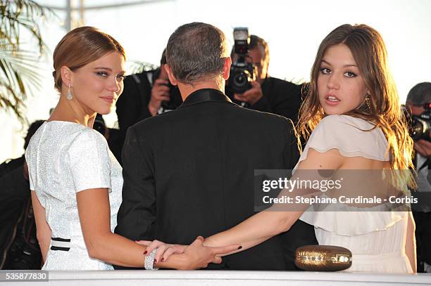 Actress Lea Seydoux, Director Abdellatif Kechiche and Adele Exarchopoulos pose with the 'Palme d'Or' for 'La Vie D'adele' at the 'Palme D'Or Winners...