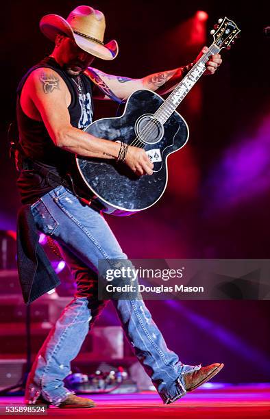 Jason Aldean performs during the Country 500 Music Festival 2016 at the Daytona International Speedway in Daytona Beach Florida.