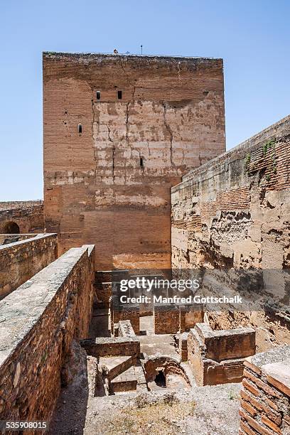 torre de la vela alcazaba granada - alcazaba von alhambra stock-fotos und bilder