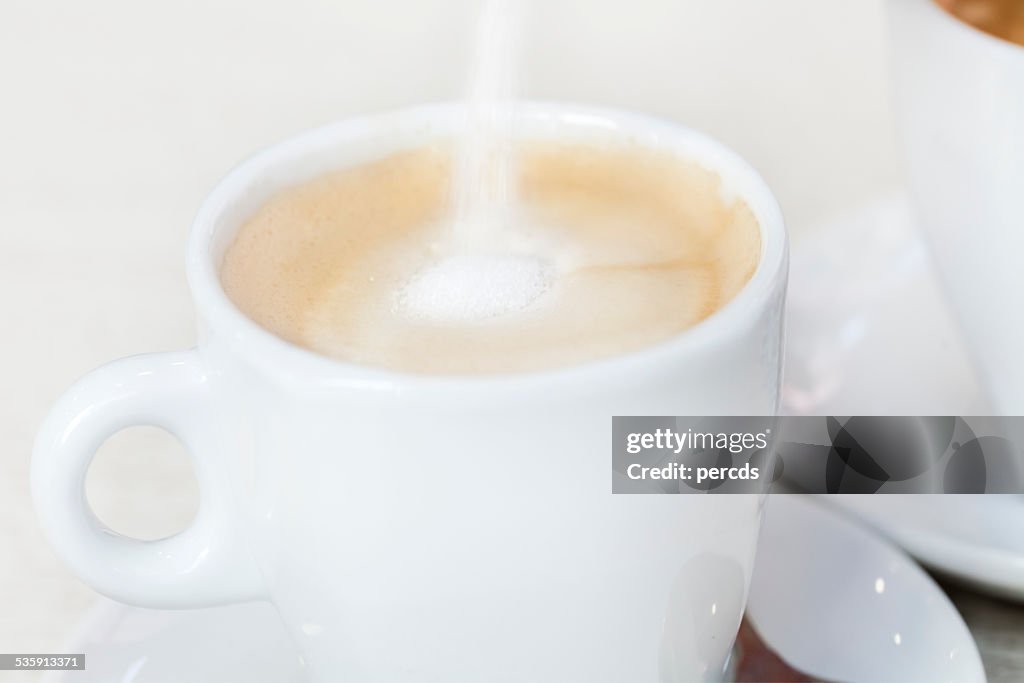 Zucker in cappuccino