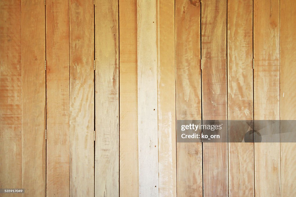 Vertical plank wood