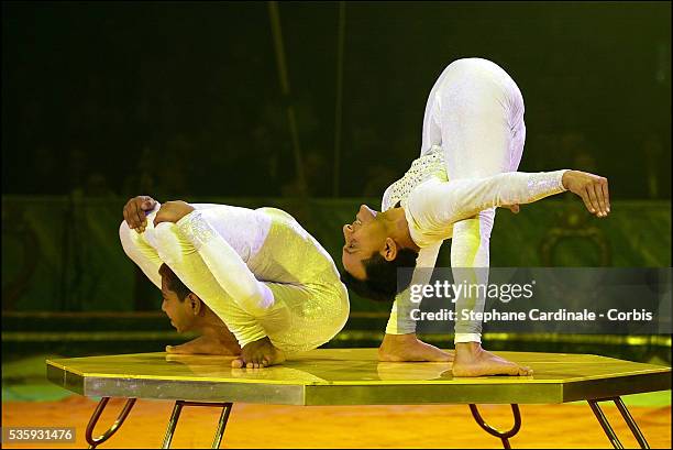 Contortionists 114 International Contortionists Stock Photos, High-Res Pictures, and ...