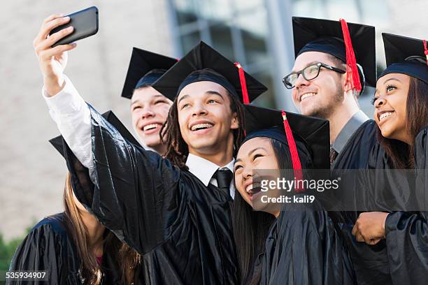 schülern in abschlussfeier - high school graduation stock-fotos und bilder