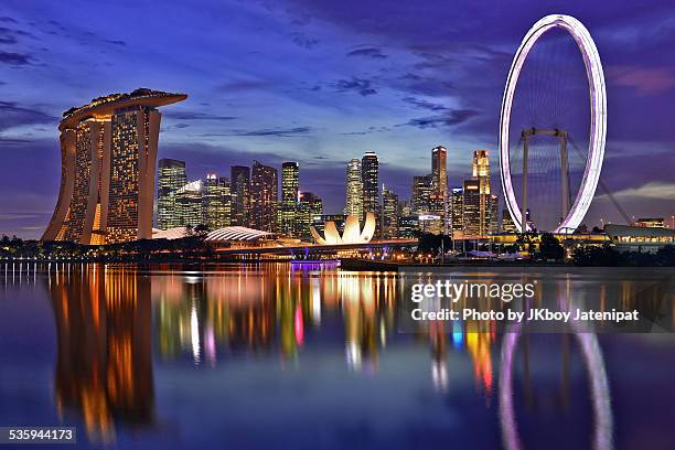 singapore cityscape - bahía de marina singapur fotografías e imágenes de stock