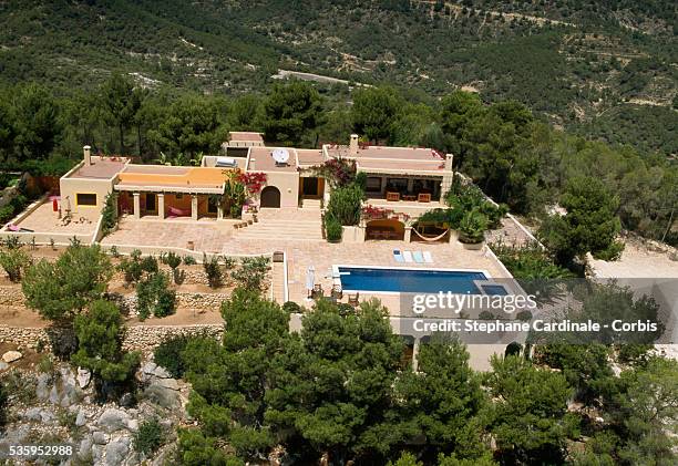 Vue aérienne de la villa de Linda Evangelista sur l’ile d’Ibiza.