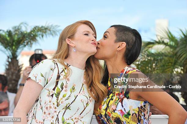 Mireille Enos and Rosario Dawson attend the "Captives" photocall during the 67th Cannes Film Festival.