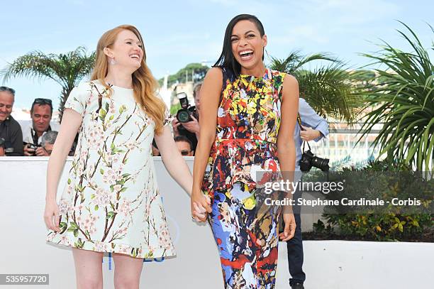 Mireille Enos and Rosario Dawson attend the "Captives" photocall during the 67th Cannes Film Festival.